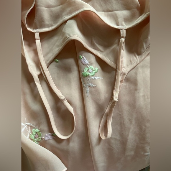 Maureen’s Secret Peach Embroidered Slip O/S - Picture 4 of 7